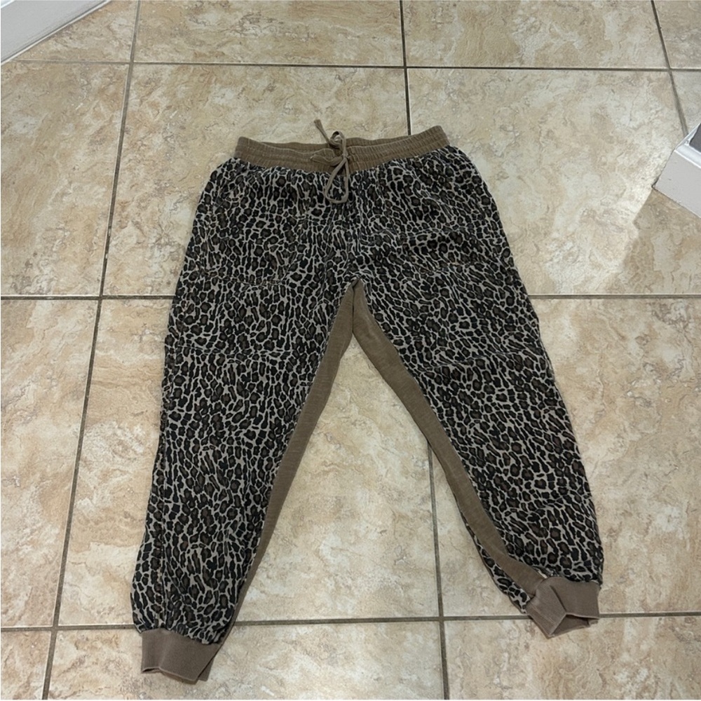 Splendid Boardwalk Joggers in Leopard Size Medium - Picture 6 of 14